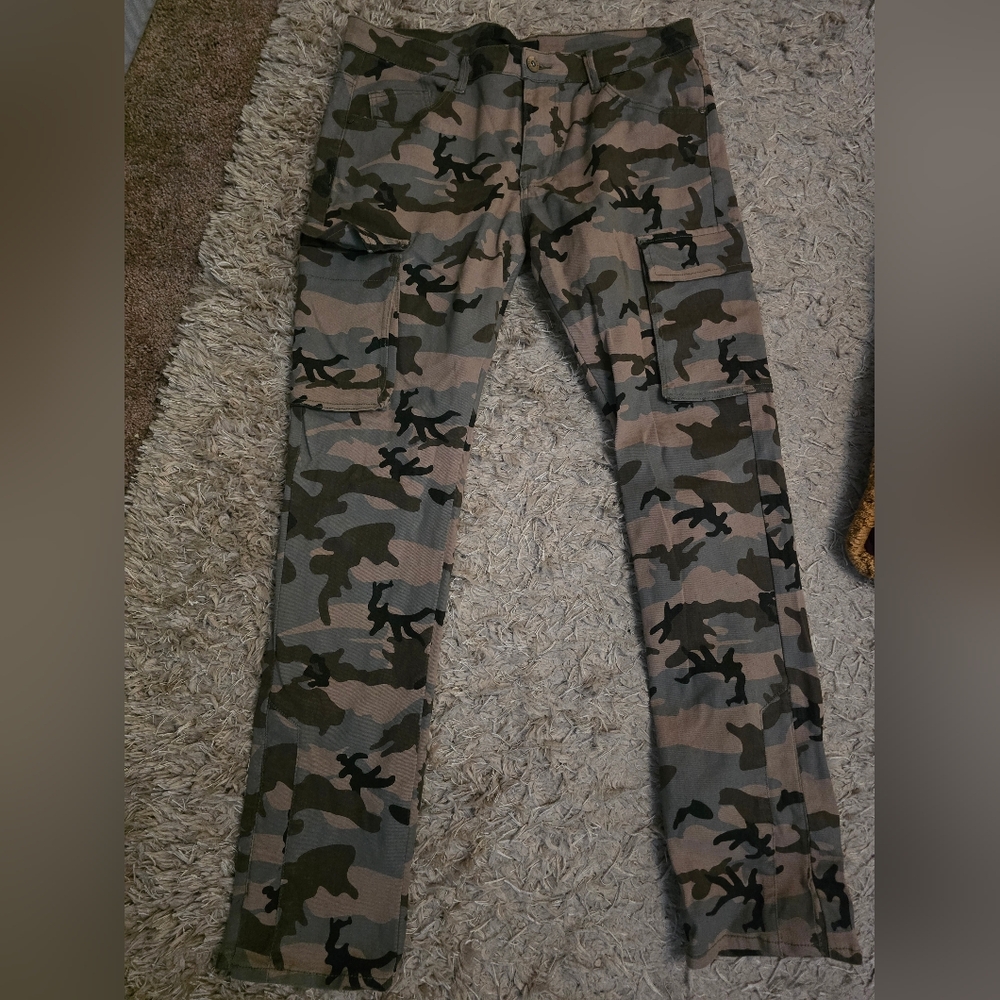 KDNK 11 4 14 11 Camouflage Pants Size 38 x 35